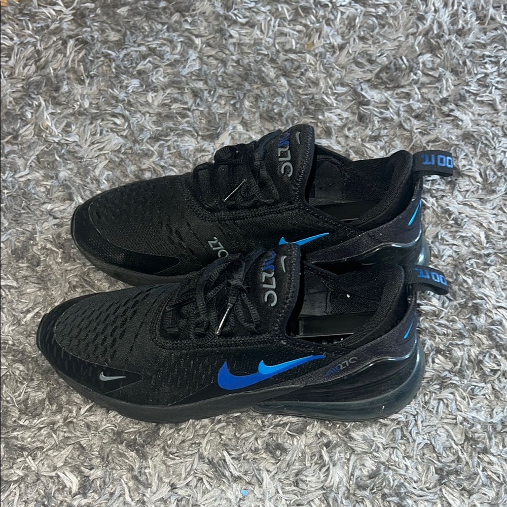 Nike 270 sneakers